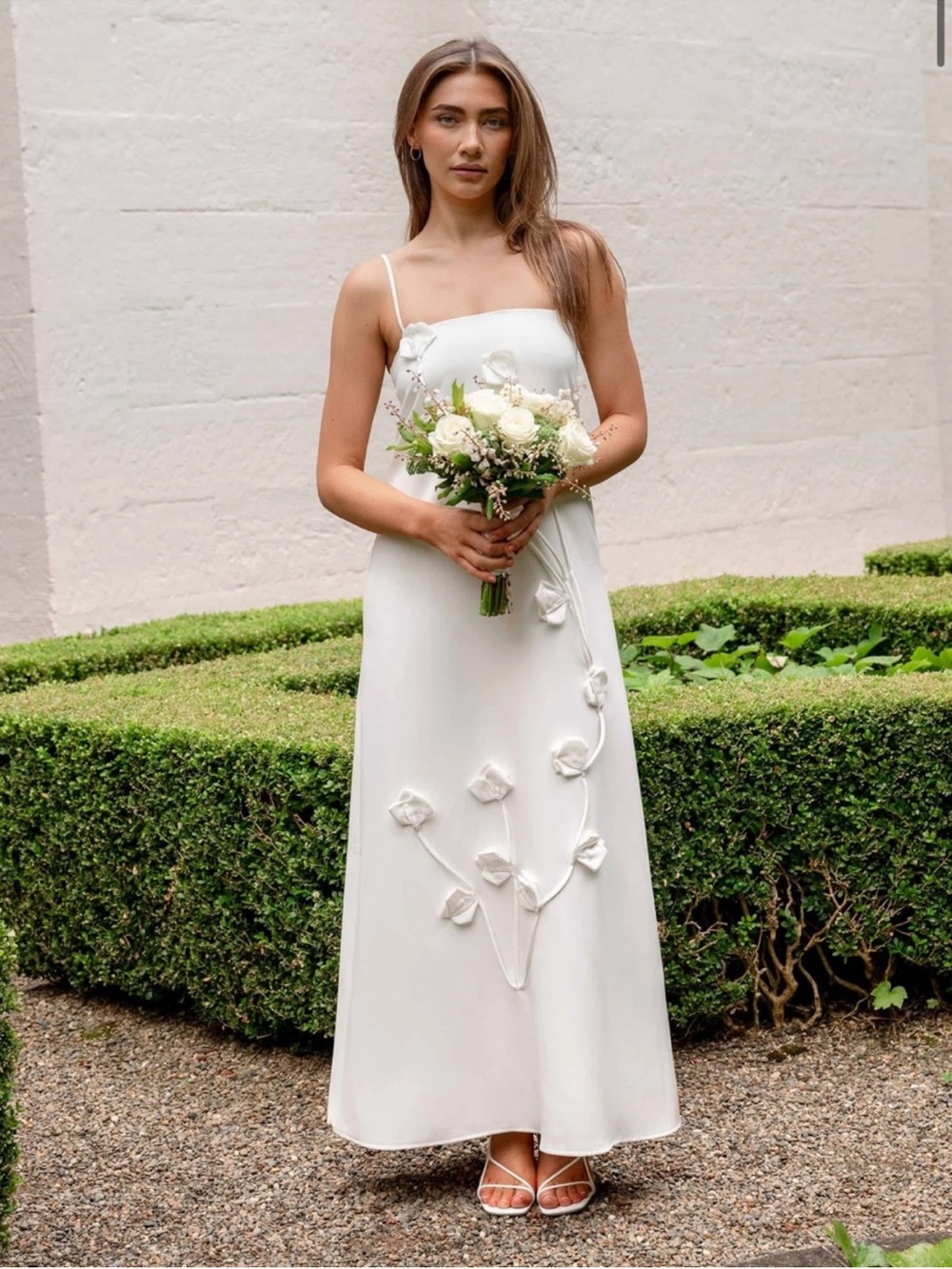elliatt nolana white 3d floral applique bridal maxi gown dress size medium NEW - Picture 14 of 15